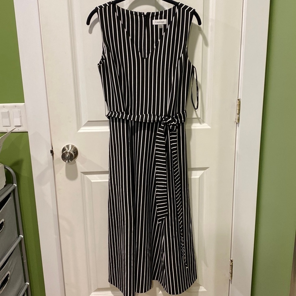 Calvin Klein Fit & Flare Striped V Neck Midi Dress EUC